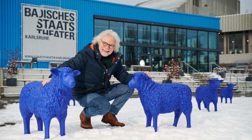 Blaues Schaf in liebevolle Hände zu vergeben - Foto: Arno Kohlem